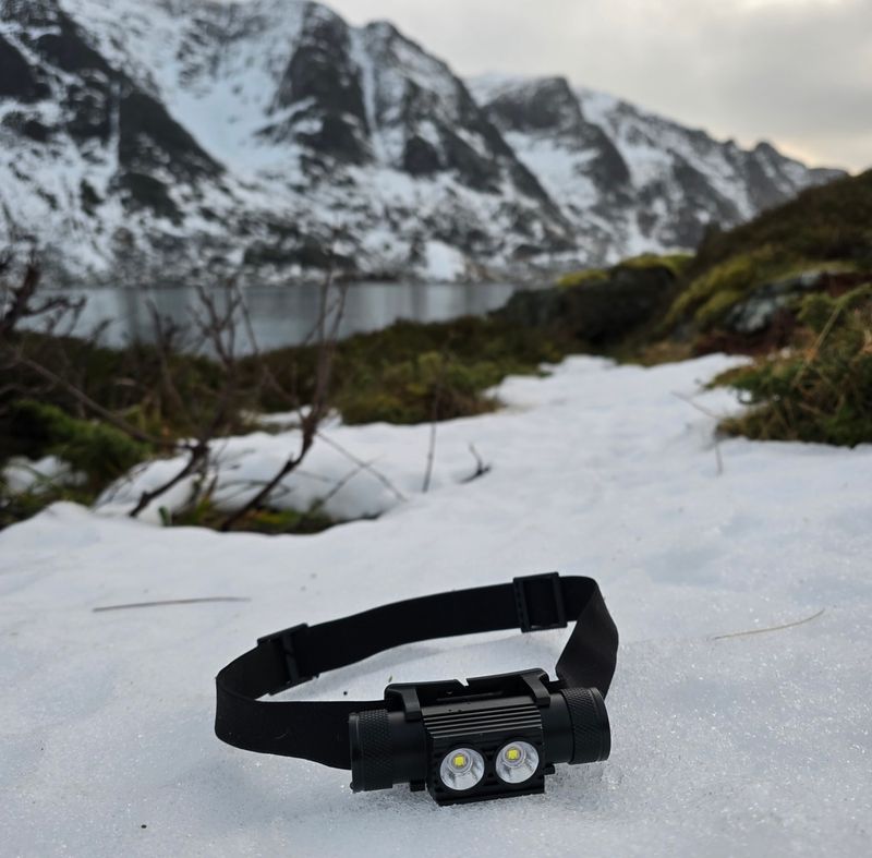 Kraftig hodelykt - 2200 Lumen